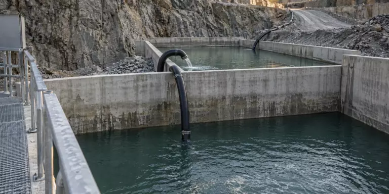 Двухступенчатая каскадная перекачка воды через промежуточную ёмкость